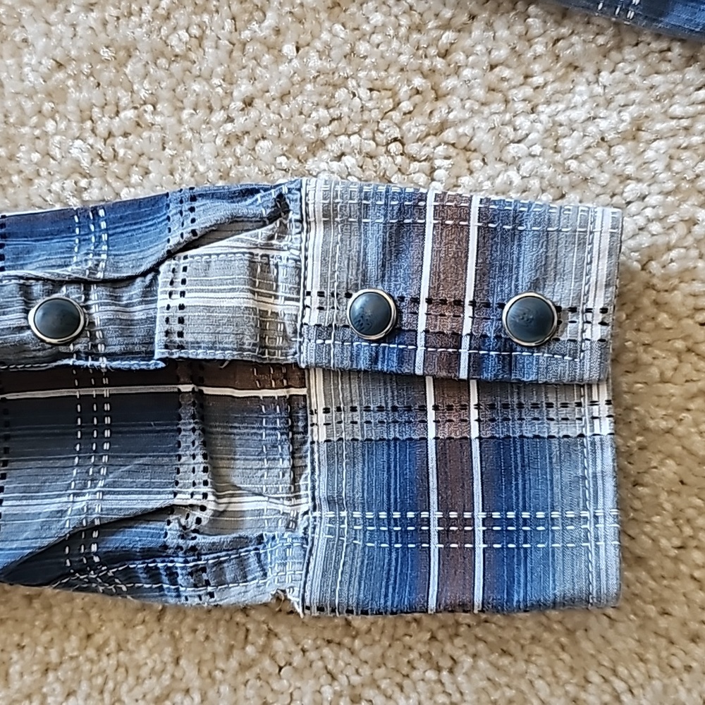 Shirt - Picture 5 of 5